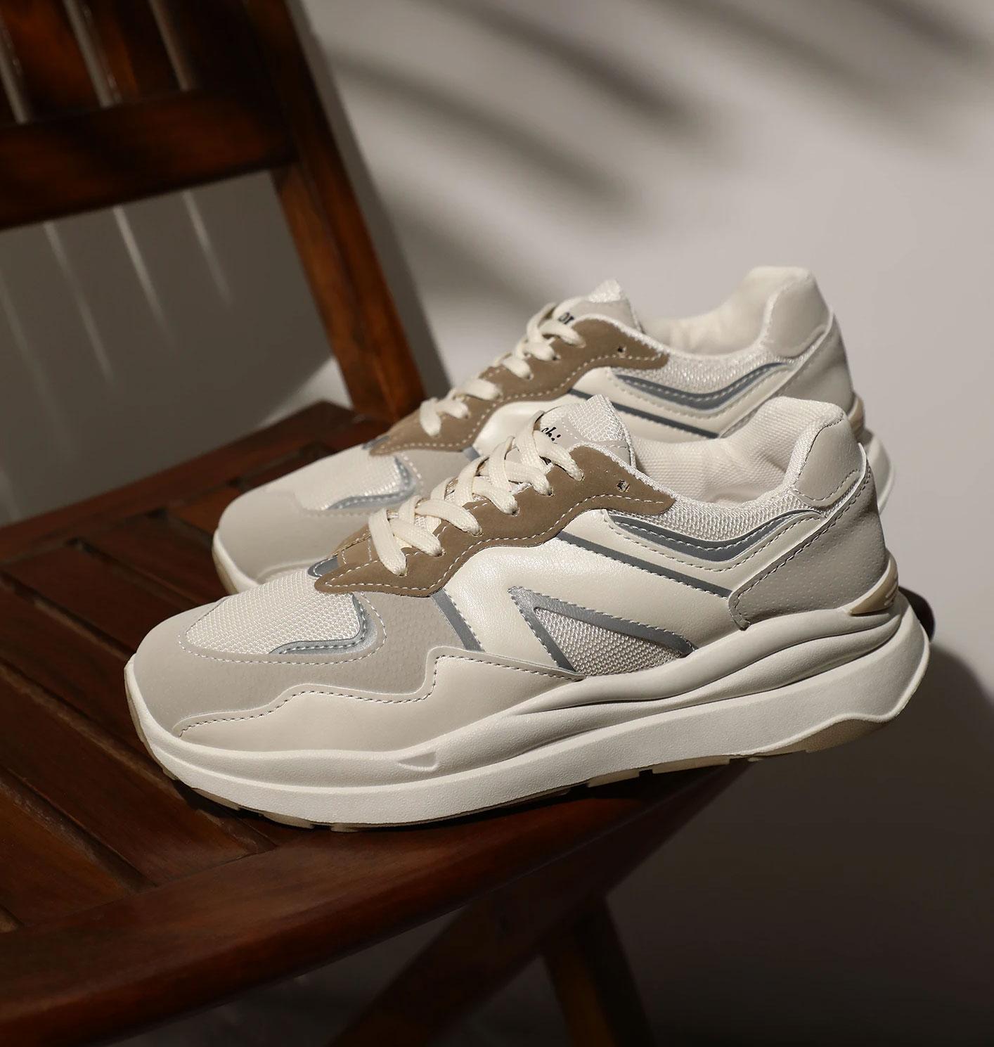 کتونی سبک شرق آسیا بژ